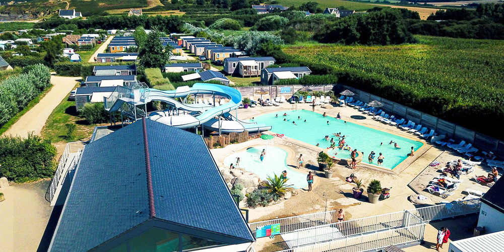 Vue de l'espace aquatique du camping de la Plage de Tréguer