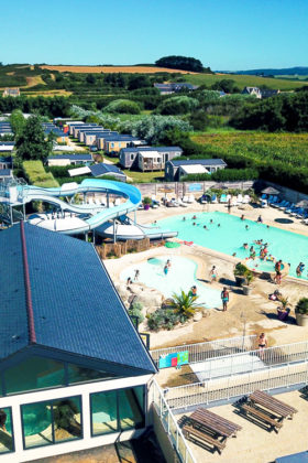 Vue de l'espace aquatique du camping de la Plage de Tréguer