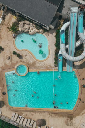 Espace aquatique du camping de la plage de Tréguer
