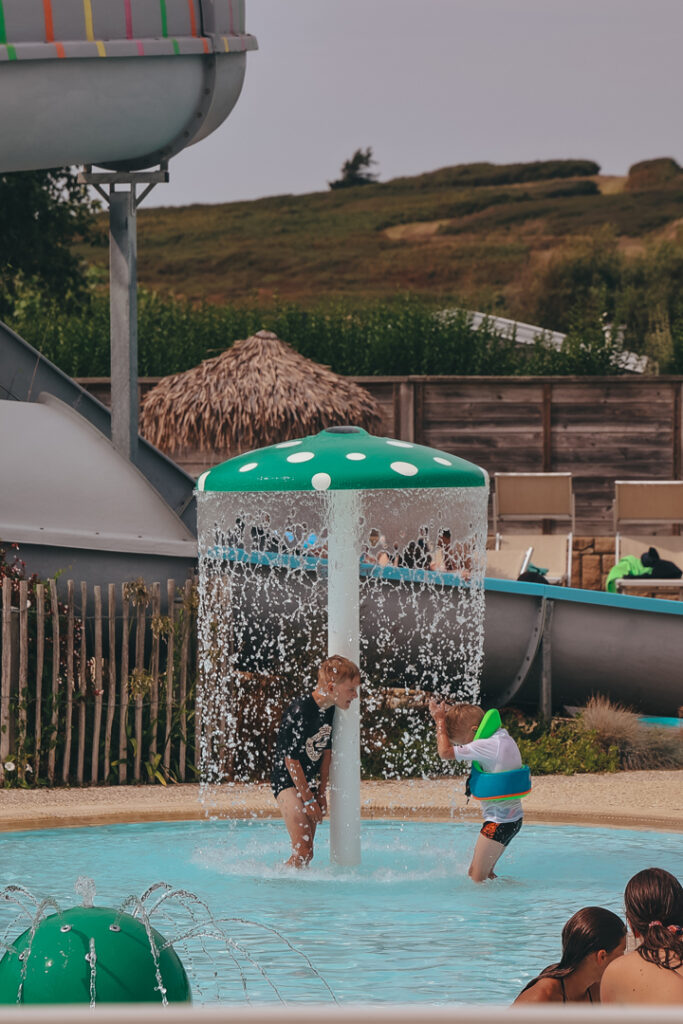 Espace aquatique du camping de la plage de Tréguer